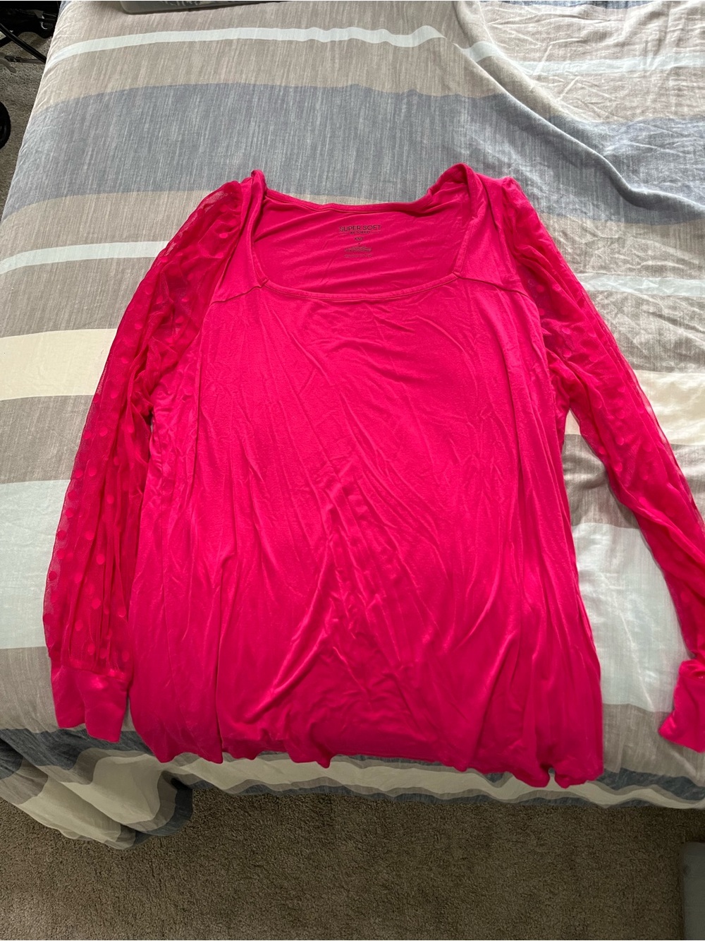 Women’s Bright Pink Long-Sleeve Top